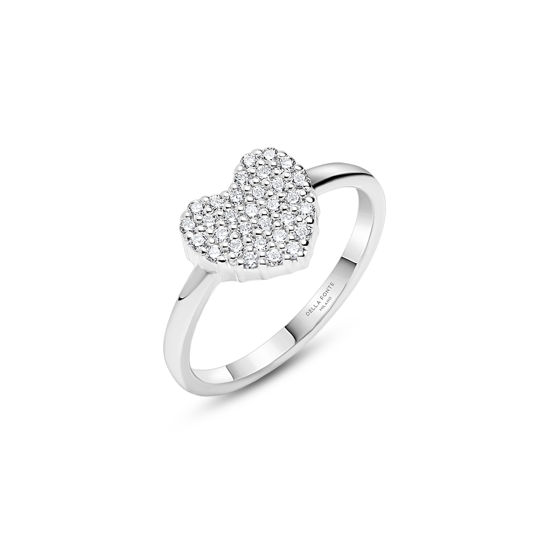 Anello cuore con diamanti